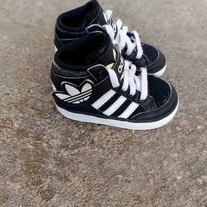 Black and white adidas toddler 5